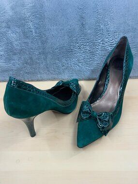 Victor Alfaro Emerald Green Suede & Faux Croc Bow Pumps